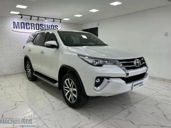 Toyota Hilux SW4 SRX 4X4 2.8 TDI 16V Dies. Aut. 2019