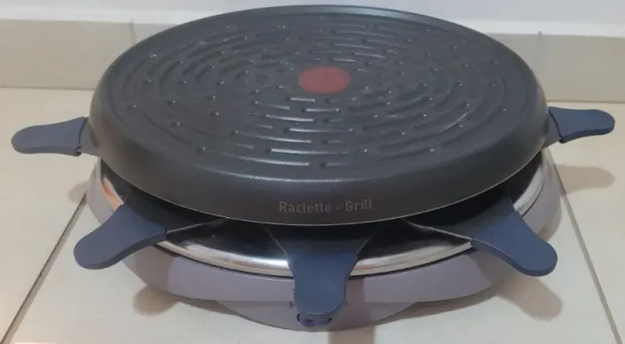 Raclette Grill T-FAL "Jour de Fête" Design Francês 1050W