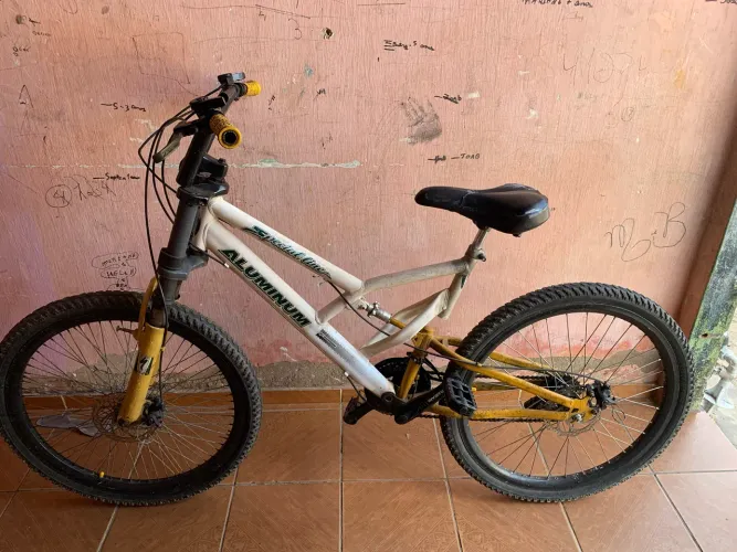 Mountain Bike (MTB) com suspensão integral (full suspension)Aro 26 