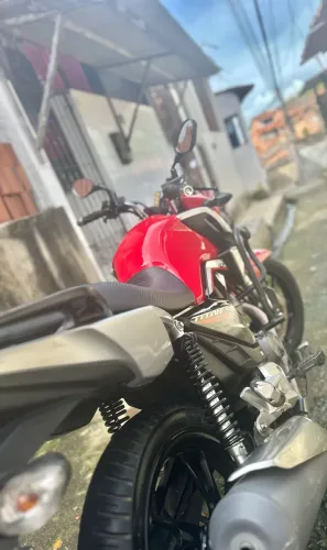 Vendo moto muito nova