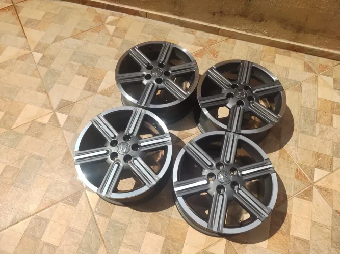 *VENDO ESSE LINDO JOGO DE RODAS ARO 17 IMPECÁVEL LINHA HONDA*