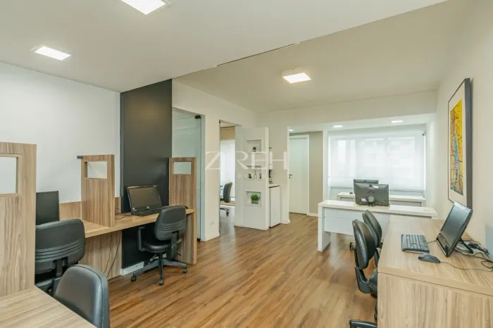 SALA COMERCIAL À VENDA PRÓXIMO À PRAÇA DO JAPÃO