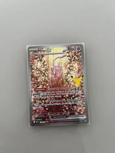 Carta Pokémon Mew ex 152/128 (coleção 30 anos)