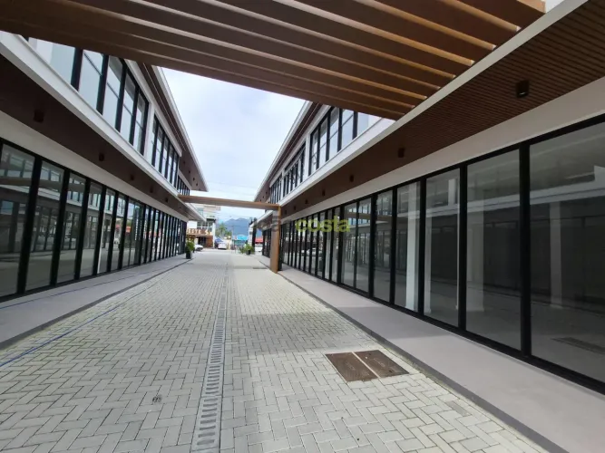 Loja para Locação em Aririu, Palhoça  85,77m² e 2 Banheiros