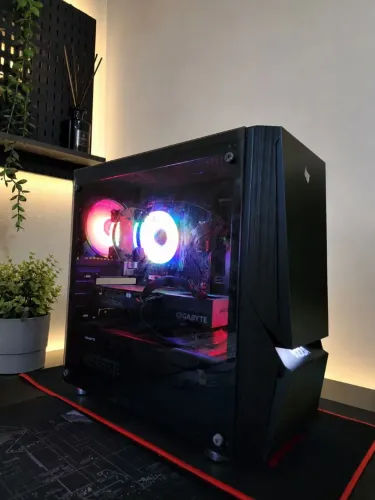 PC GAMER RYZE 5 1600AF, RX 6600 EAGLE, 16GB RAM!! 