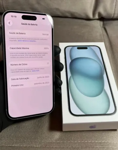 IPhone 15 azul