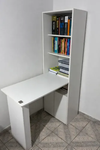 Mesa dobrável para escritório com armários