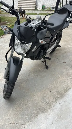 Cg Titan 2024 único dono manual e chave reserva revisões em dia na Honda 