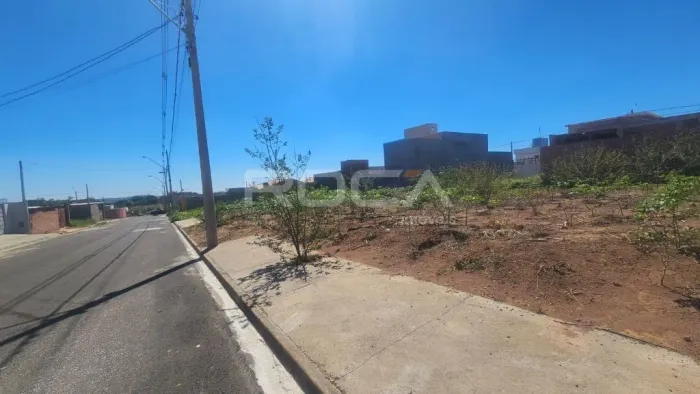Terreno à Venda no Residencial Arcoville em São Carlos
