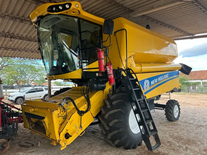 Colhedora TC4.90 soja e milho