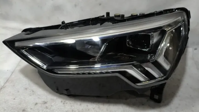 farol audi Q3 2020-2024 original