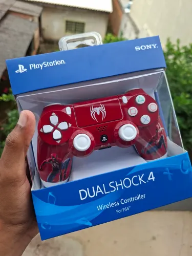 Controle de PlayStation 4 edição homem aranha 
