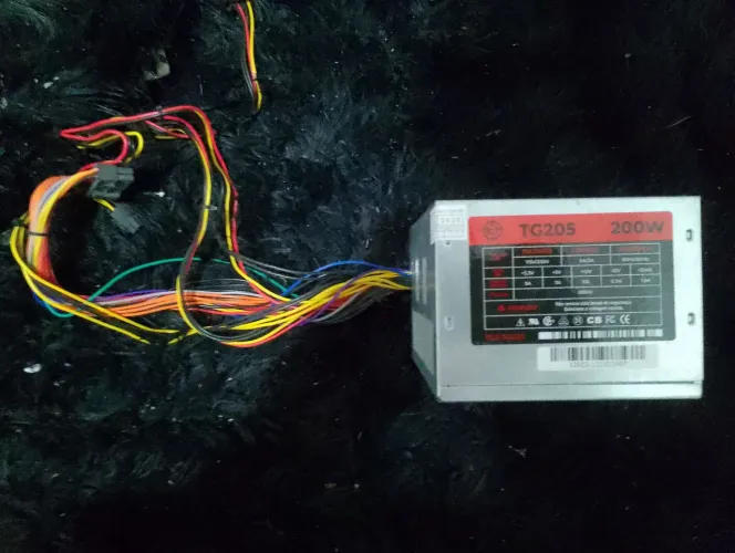 Fonte de PC 200W Funcionando
