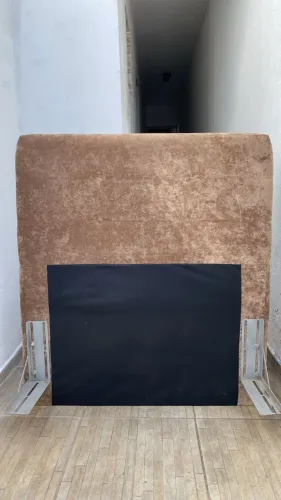 Cabeceira Estofada Cama de Viúva Suede Marrom + Suportes