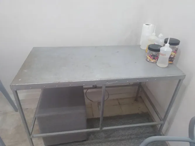 Mesa para consultório veterinário