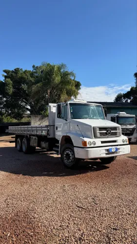 Mercedes-Benz 1620 6x2 Ano 2009 Carroceria 7,0m Apenas 124mil km