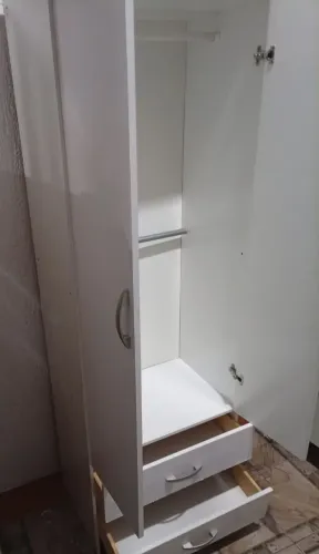 Guarda roupa pequeno