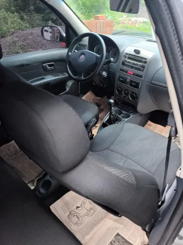 Fiat Siena Essence 1.6 Flex 16V 4P 2012