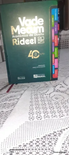 Vendo livro vale Mecum acadêmico de direito