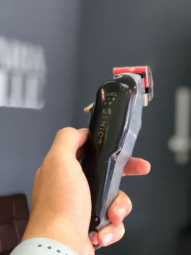 Máquina de cortar cabelo profissional WAHL SÊNIOR!