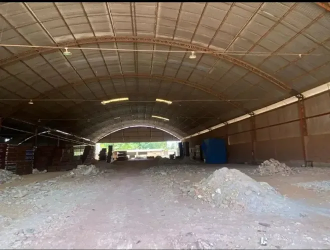 Galpão / Depósito / Armazém para alugar, 1600m² - Aguas Lindas