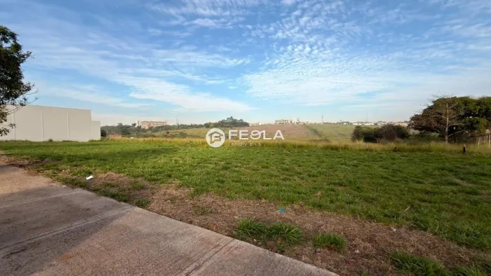 Terreno à venda em Santa Bárbara D'Oeste, Jardim Alphacenter, com 250 m²
