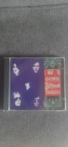 CD L.A GUNS rolliood vampires