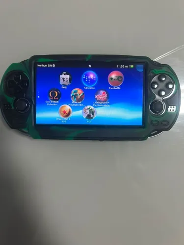 PS Vita, desbloqueado, com case, carregador original do console e capinha!