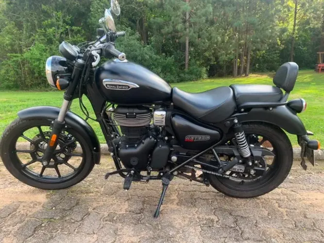 Royal Enfield Meteor 350 Stellar Black 2022 Toda Original - Estilo Clássico e Conforto