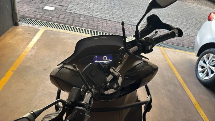 Honda PCX DLX 160 25/26 Excelente