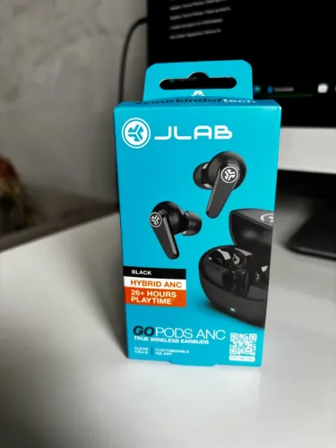 Fones de ouvido sem fio JLab Go Pods ANC com cancelamento de ruído pretos