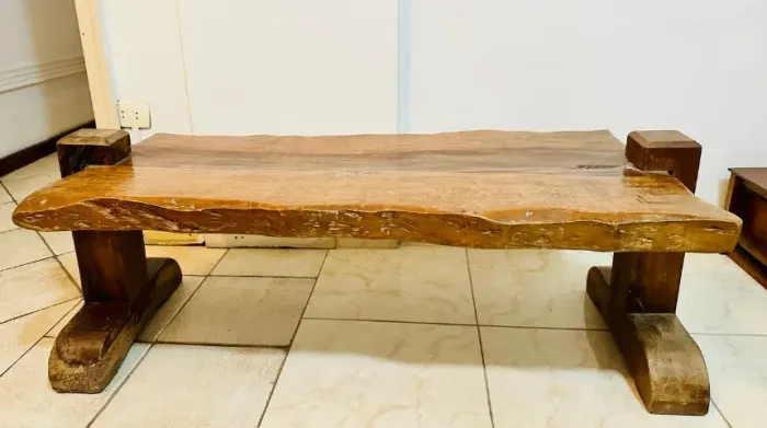 Mesa Rústica em Madeira Maciça | Peça Pesada e Artesanal | Área Gourmet / Sítio.