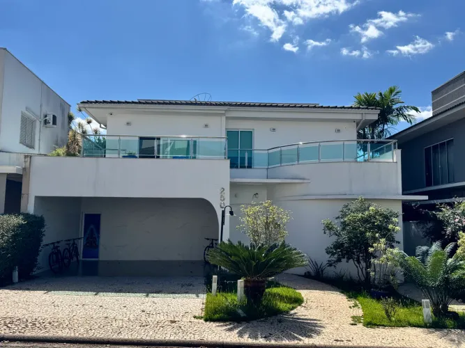 Vendo ou troco casa no condomínio Barcelona por casa térrea em condomínio