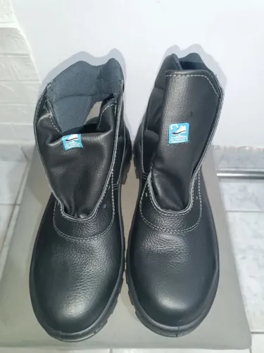 Bota preta