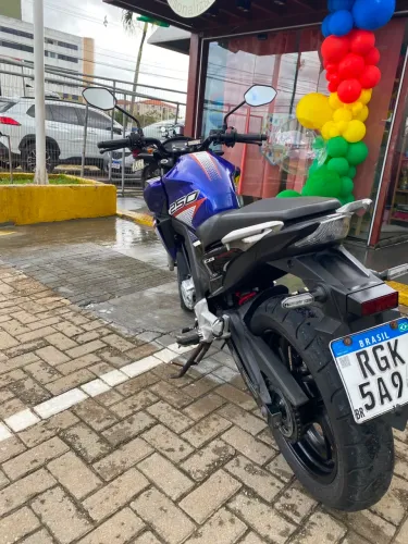 Vendo Moto Honda CB twister 2022