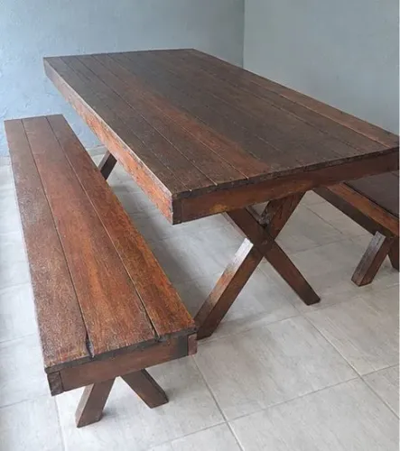 Mesa de madeira vintage