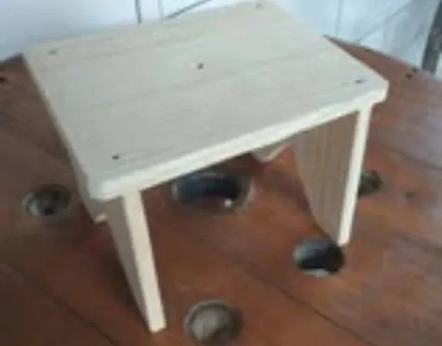 Banquinho madeira crú de pinus 35 x 30 x 20 cm