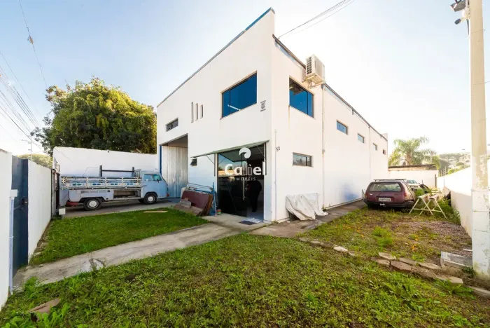 Área comercial/industrial de esquina com barracão e excelente potencial de investimento | 