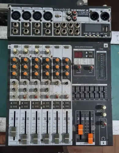 Mesa de Som Soundcraft Analógica 6 canais