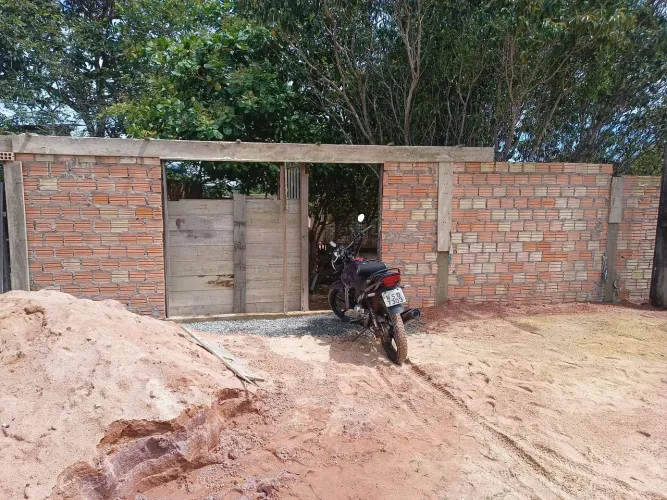 Terreno com casa no Juá 