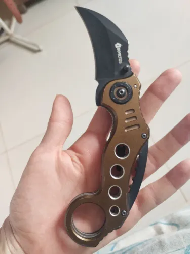 Karambit Invictus