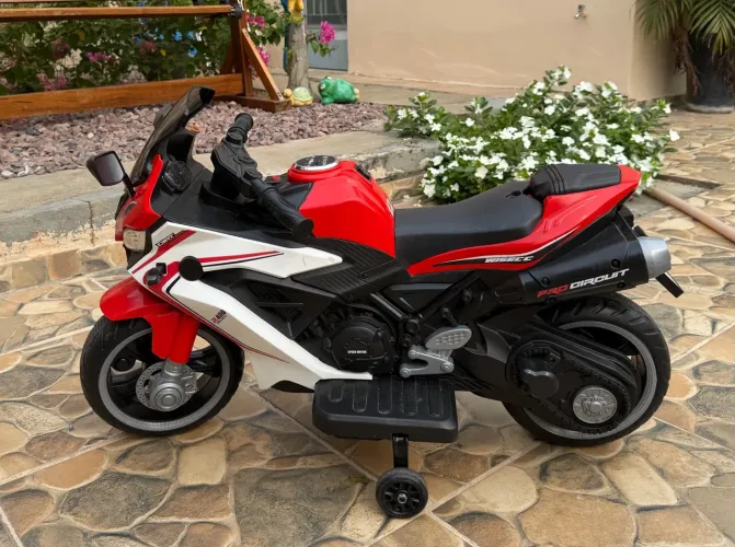 Moto elétrica infantil