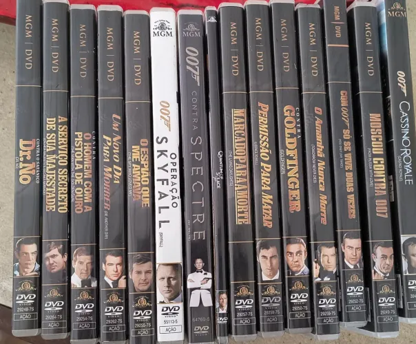 Coleção 15 DVDs Originais James Bond 007 - Clássicos e Modernos