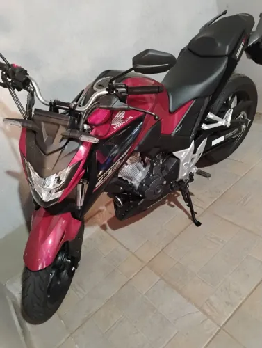 Vendo cb300f sem detalhes . 26000$