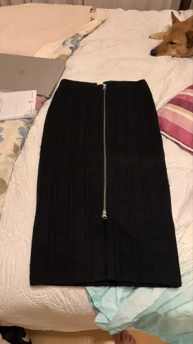 Saia lápis preta com elástico e zíper H&M