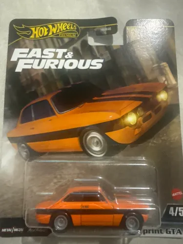 Hot Wheels Velozes e Furiosos Premium Alfa Romeu Giulia Sprint GTA
