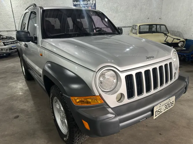 Jeep Cherokee Sport 3.7 4X4 V6 12V Aut. 2006