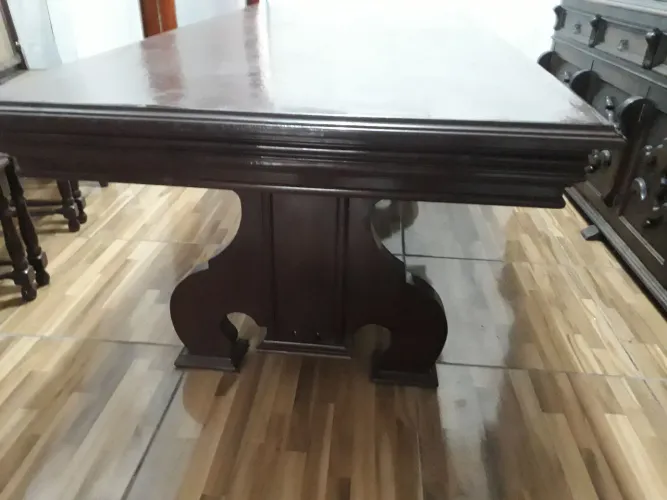 vendo mesa de madeira com cadeiras mesa top