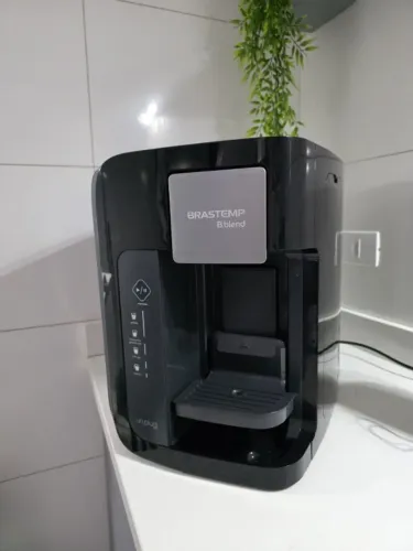 Máquina Brastemp B Blend Un Plug para bebidas