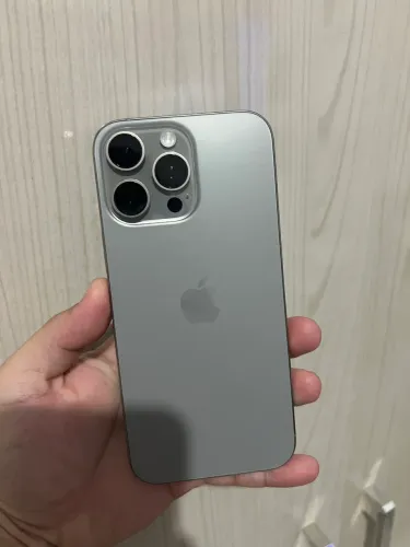iPhone 16 pro Max 256 pego inferior e volta
